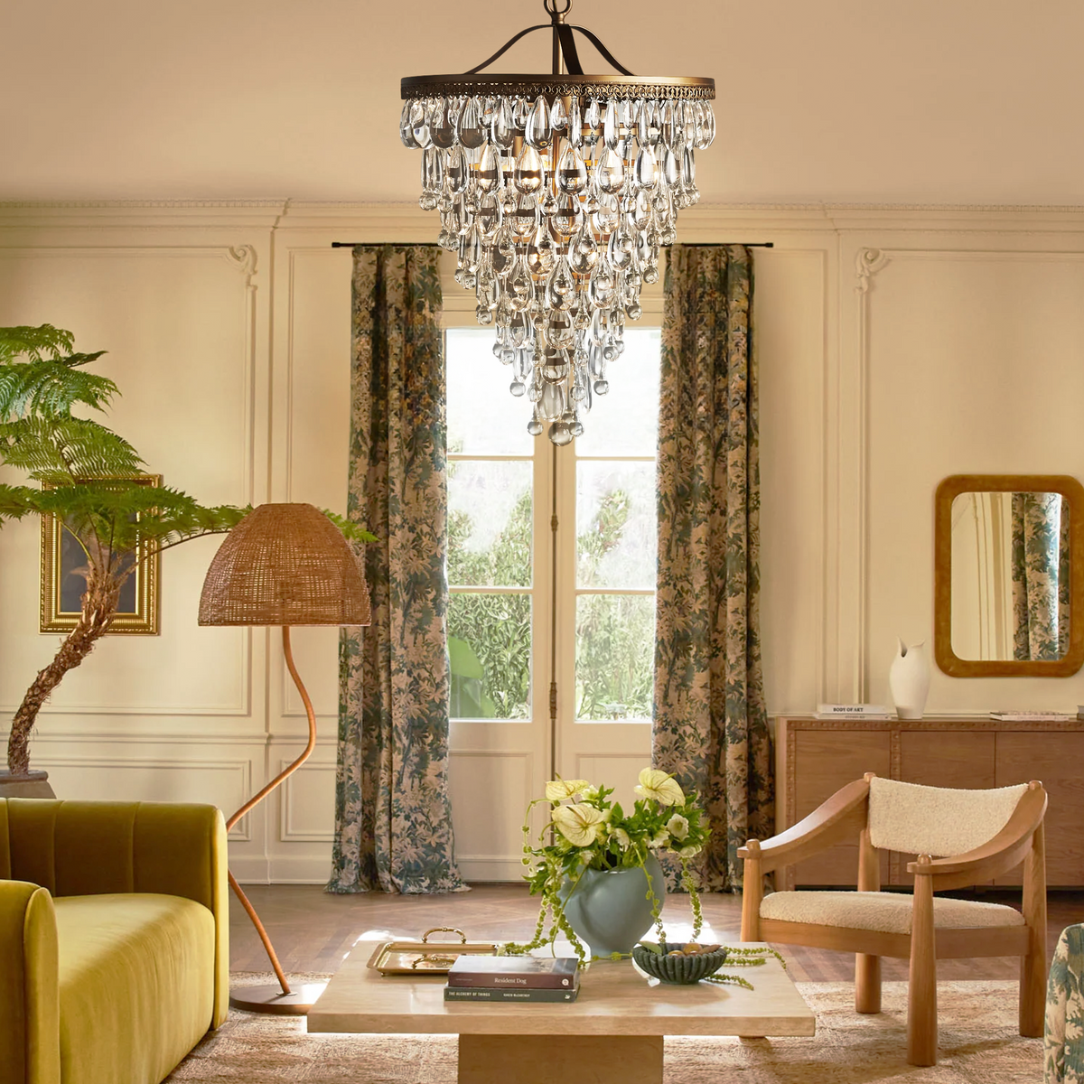 Anabella Round Chandelier 17''23''H