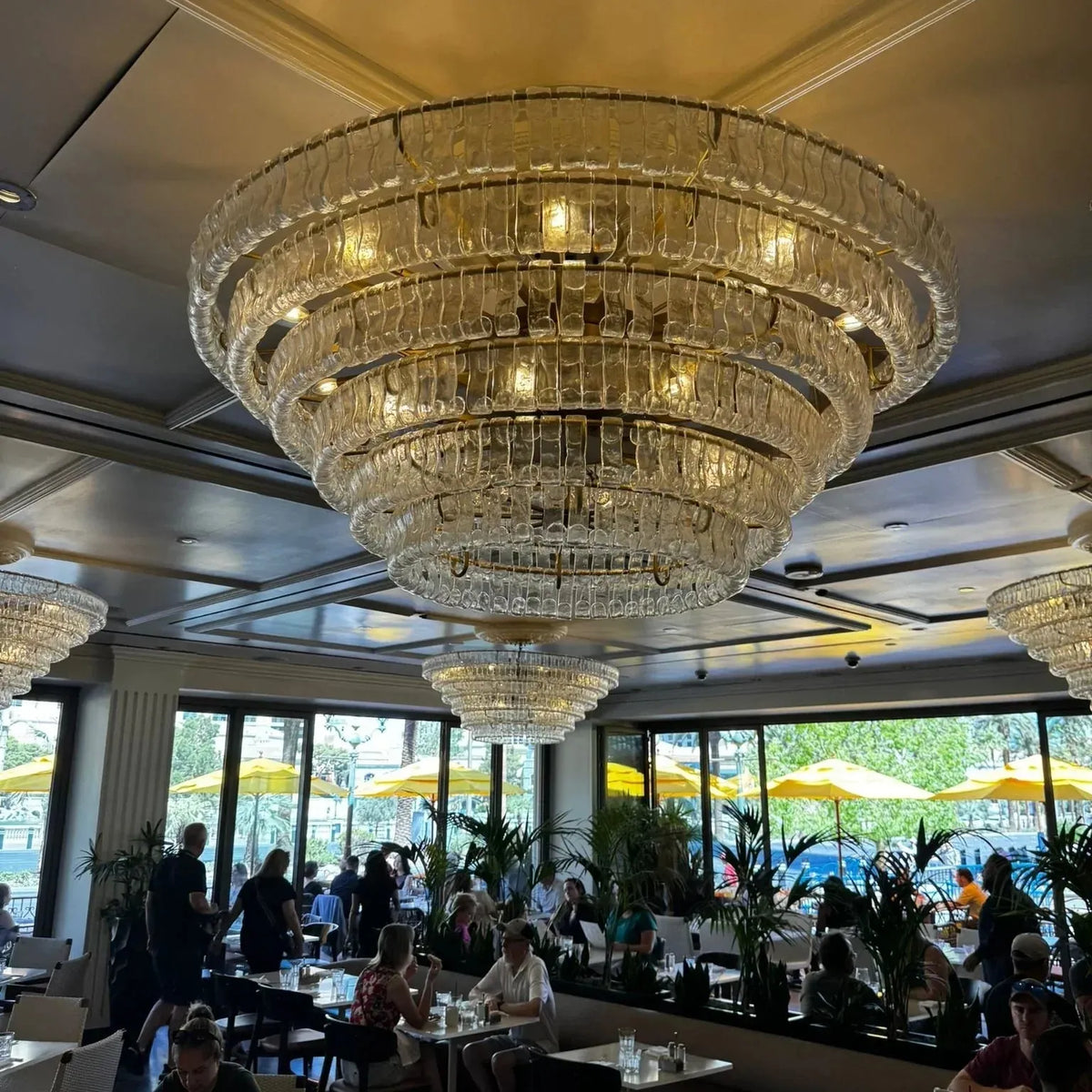 Ghiaccio Round Chandelier